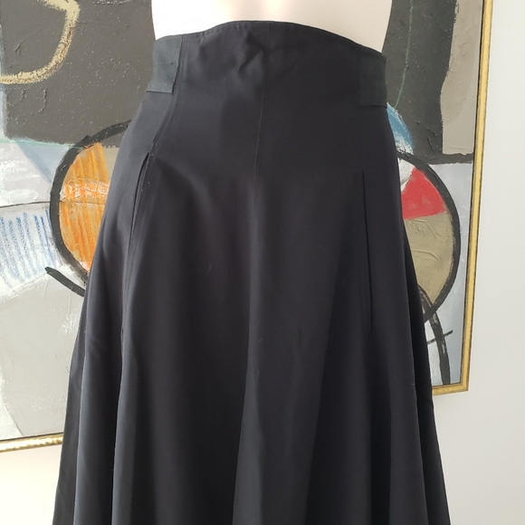 Laurèl | High-waisted Skirt - Picture 3 of 8